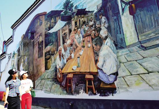 巨幅墙绘 现游埠古镇